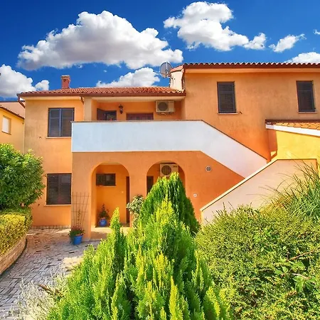 Mato 1424 Apartament Pula